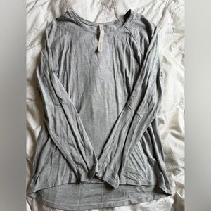 lululemon athletica Women's Light Gray Long-Sleeve Crewneck